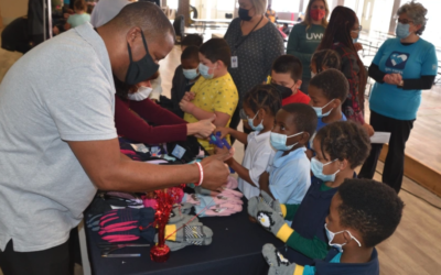 Helping hands: Mittens for Detroit distributes thousands of gloves and mittens to Pontiac students